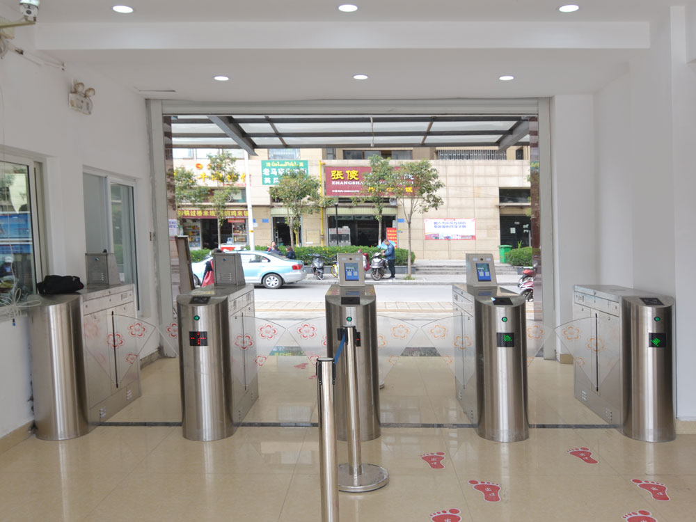 【人脸识别】昆明高铁站客运段